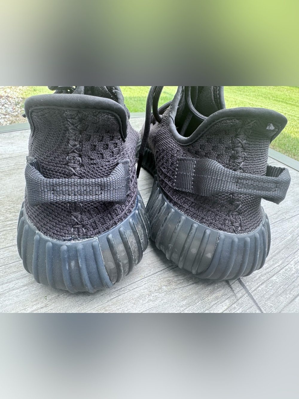adidas Yeezy Boost 350 V2 “Onyx” – Men’s US 9.5 – Barely Worn, With Original Box - Picture 8 of 11